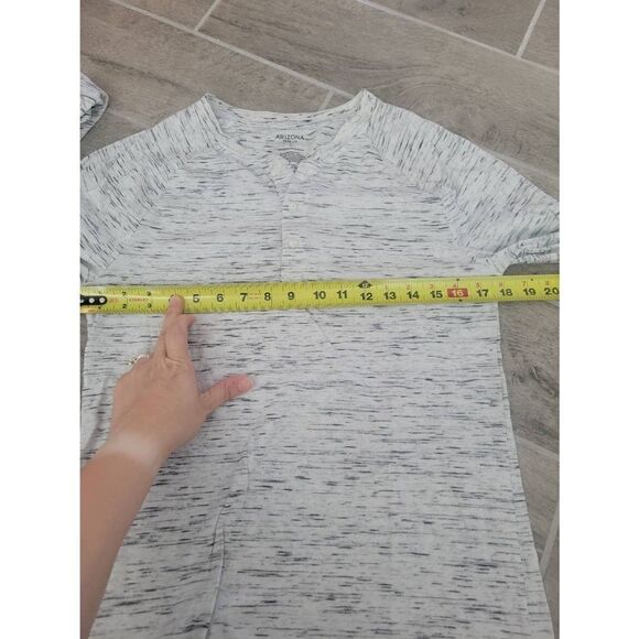 Two Mens‎ Arizona Henleys Heathered White and Gray Size Small - Picture 2 of 4